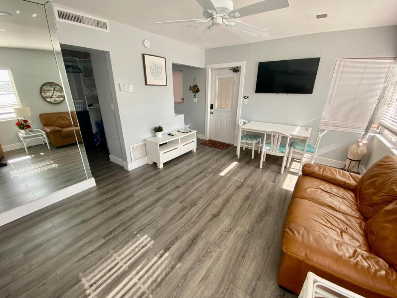 Studio Intracoastal Views! 5 Min Walk To The Beach Villa Pompano Beach Eksteriør billede