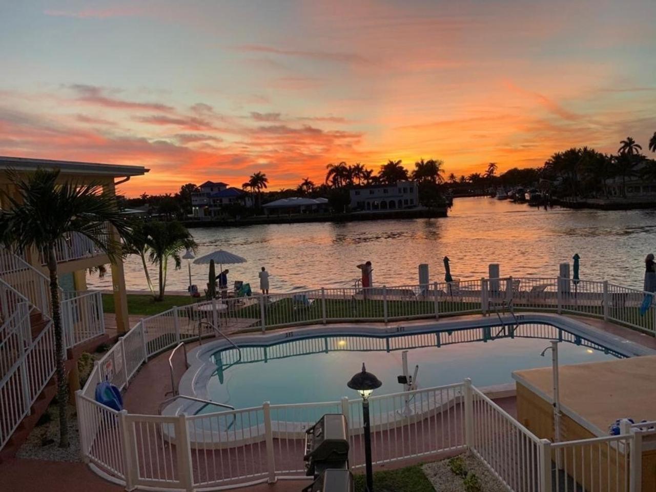 Studio Intracoastal Views! 5 Min Walk To The Beach Villa Pompano Beach Eksteriør billede