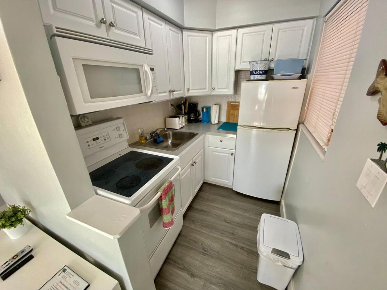 Studio Intracoastal Views! 5 Min Walk To The Beach Villa Pompano Beach Eksteriør billede