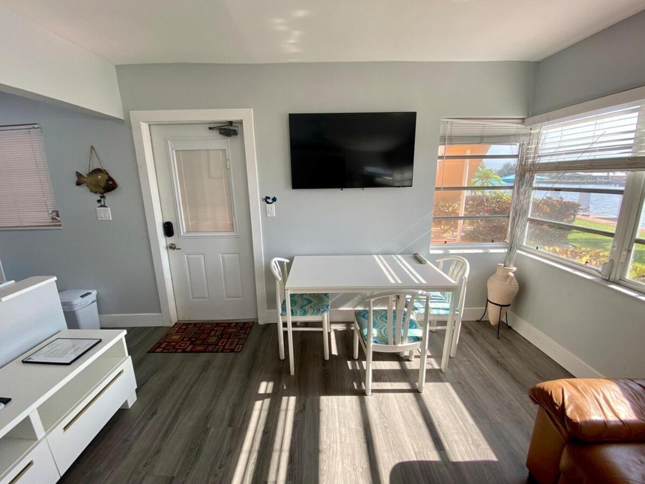 Studio Intracoastal Views! 5 Min Walk To The Beach Villa Pompano Beach Eksteriør billede
