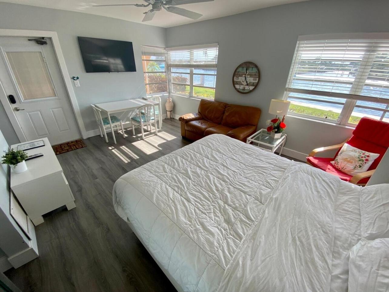 Studio Intracoastal Views! 5 Min Walk To The Beach Villa Pompano Beach Eksteriør billede